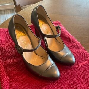 Cole Haan NikeAir Strap Close Toed High Heels - Size 7.